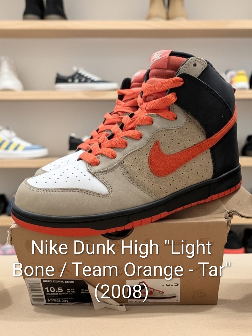 Nike Dunk High "Light Bone / Team Orange - Tar" (2008) M10.5/W12 EUC